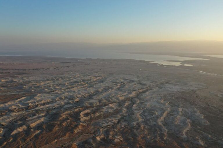 גילוי אתרים טבעיים: חווית מסלולי הליכה נגישים לכל מטייל