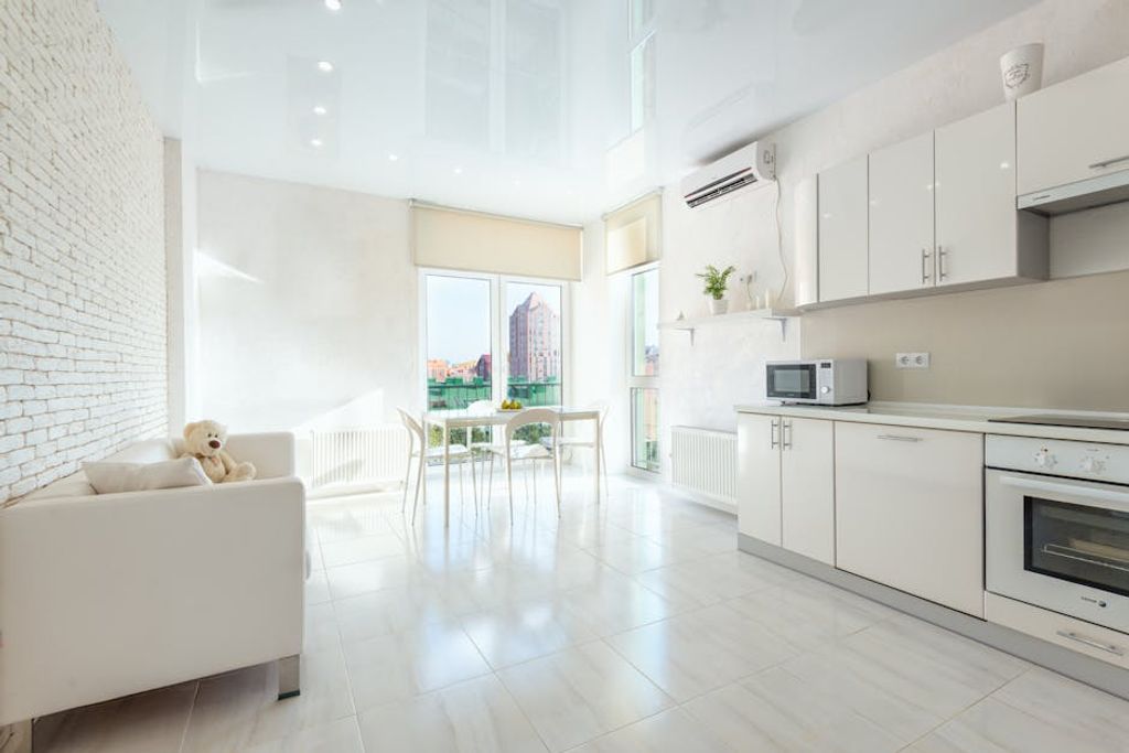 Max Vakhtbovycn באתר PEXELS white kitchen design